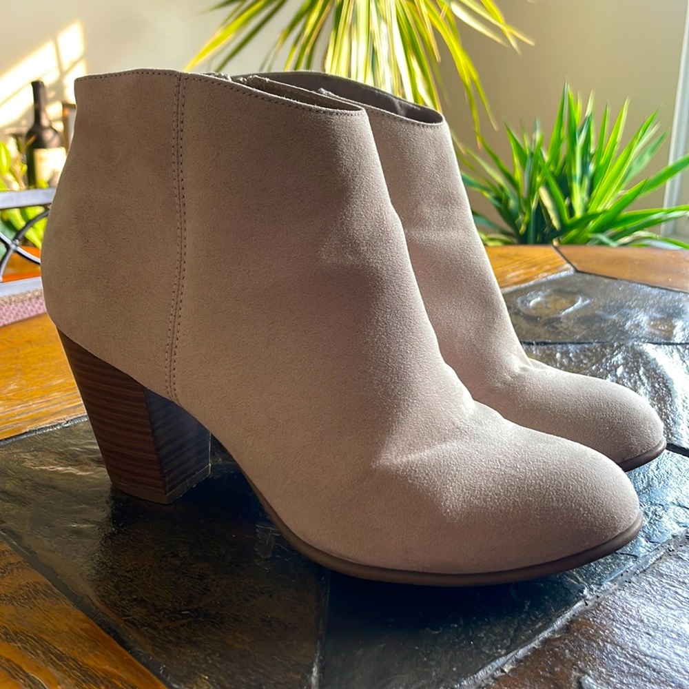 Suede zip side booties